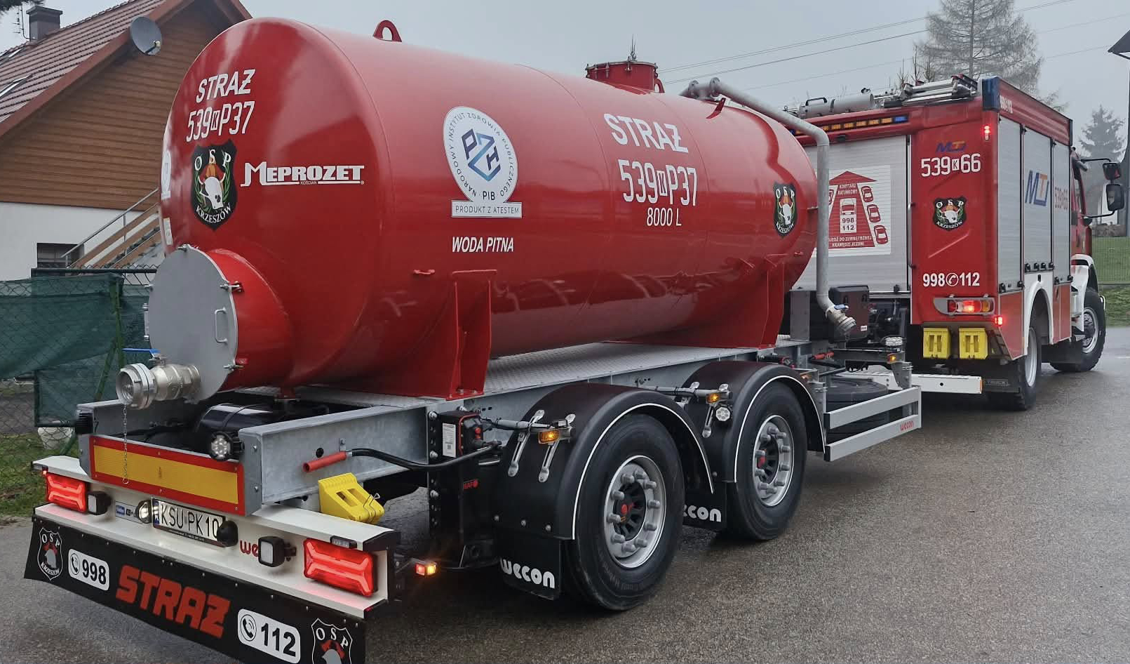 OSP Krzeszów z nową cysterną na wodę pitną