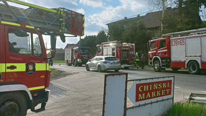 Pożar garażu w Jordanowie. Interweniowało kilka jednostek straży