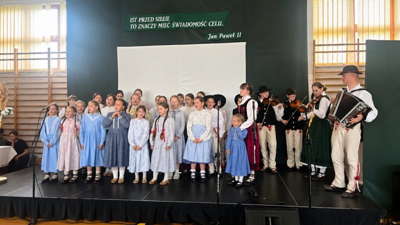 25 lat ze św. Janem Pawłem II. Wyjątkowy jubileusz szkoły w Łętowni