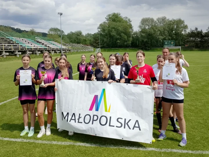 Dziewczęta z Bystrej z awansem do finału wojewódzkiego